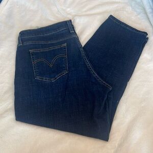 Levi’s dark wash boyfriend jeans size 16W